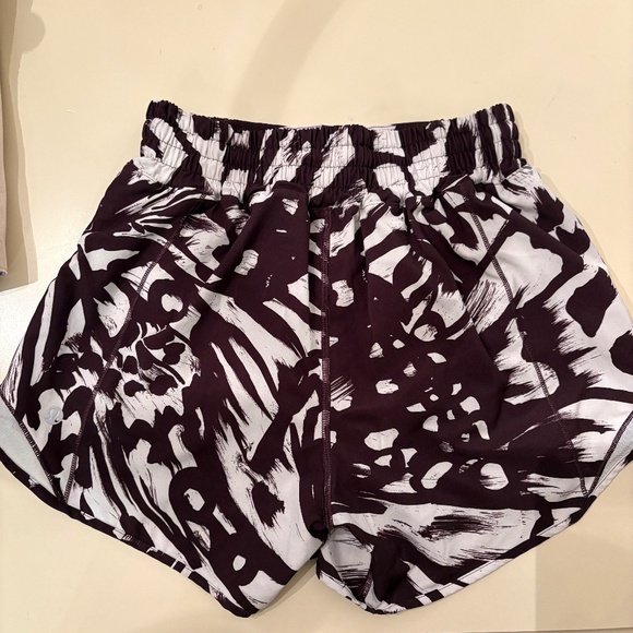 Lululemon Chocolate Brown and Ivory Hotty Hots - Picture 2 of 9